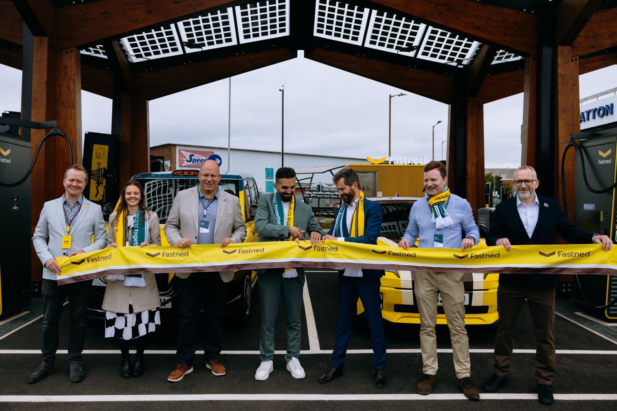 Fastned Hatton Cross charging location