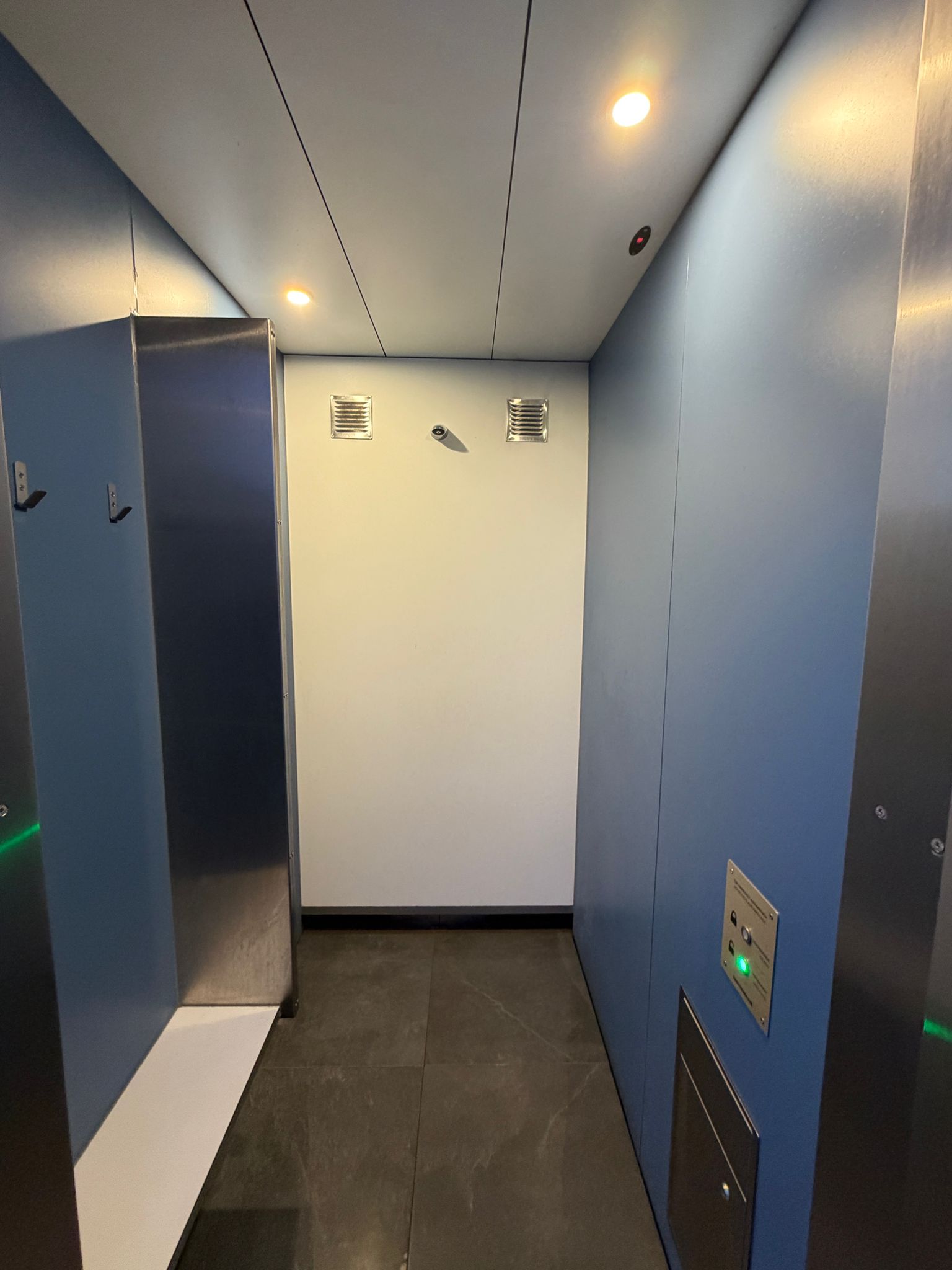 Sanitronics public restroom facility at LKW Rastplatz Kassel
