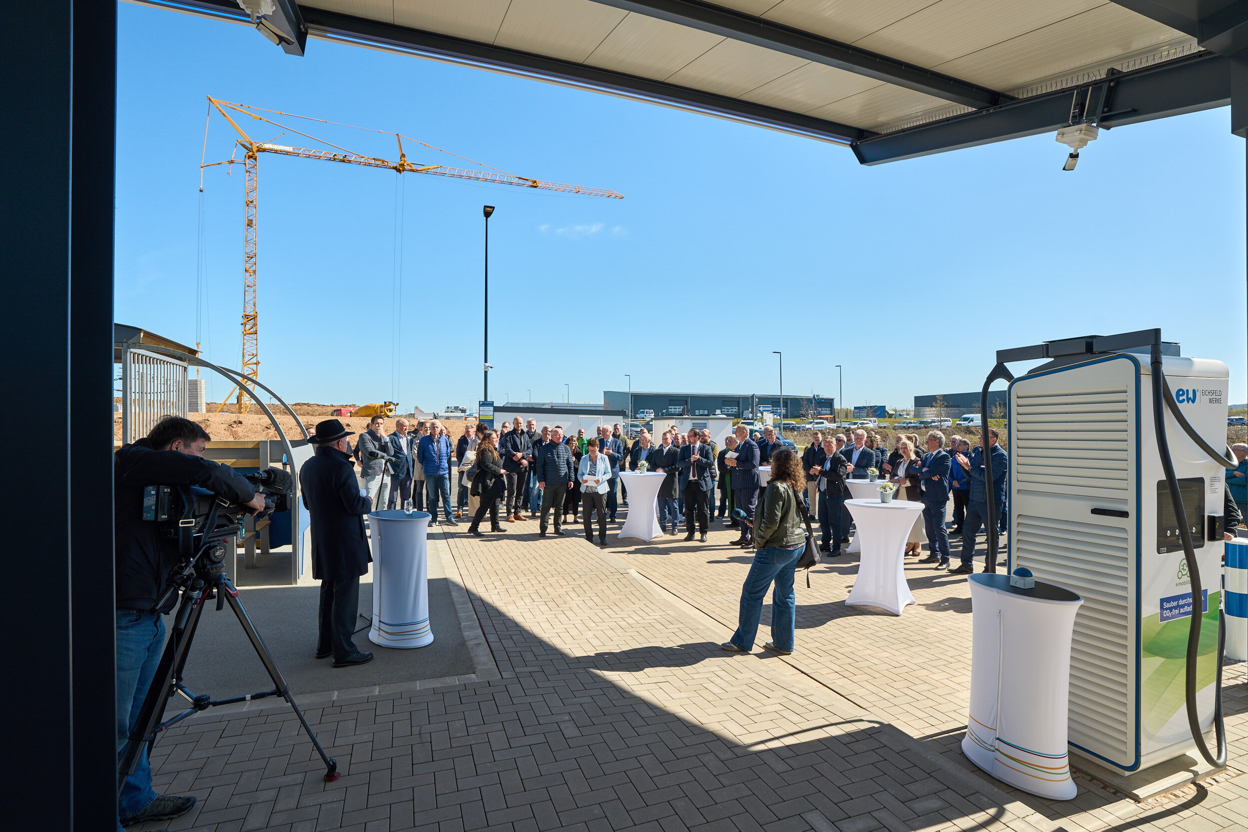 Ulrich Gabel welcomes guests at the opening of the EW Ladepark
